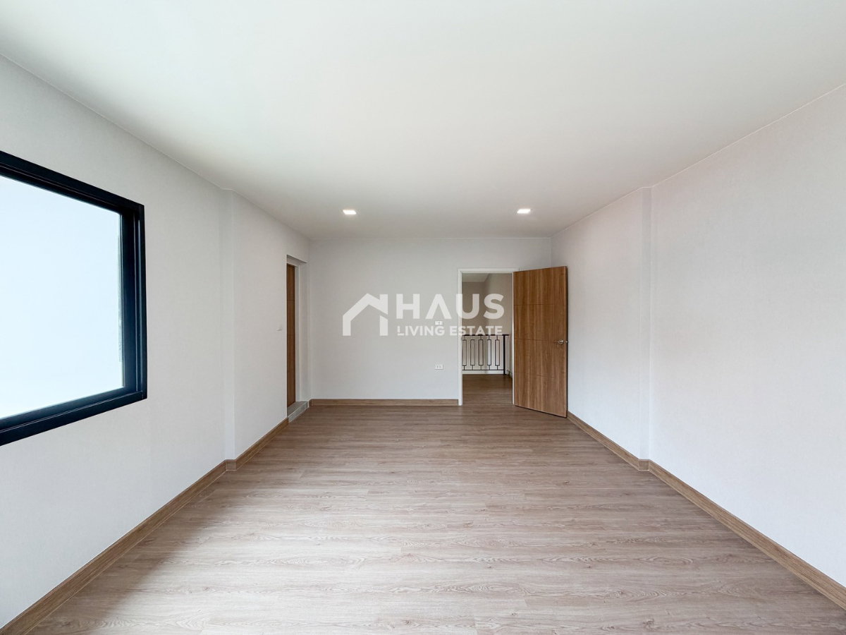 picture Ladawan Pinklao - Borommaratchachonnani / 4 Bedrooms #HPHU074 - 24/28