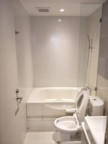 picture A031983 Runesu Thonglor 5 - 3/8