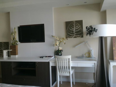 A032960 The Trendy Condominium