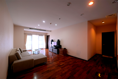 Condos for sale : Noble Ora Thonglor Luxury Condo in Central City Location
