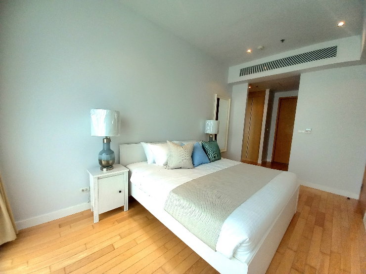 picture Beautiful Room, Stunning View — Walk to MRT/BTS! 🔥 - 8/20