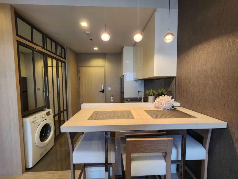 picture A031392 M Thonglor 10 - 2/8