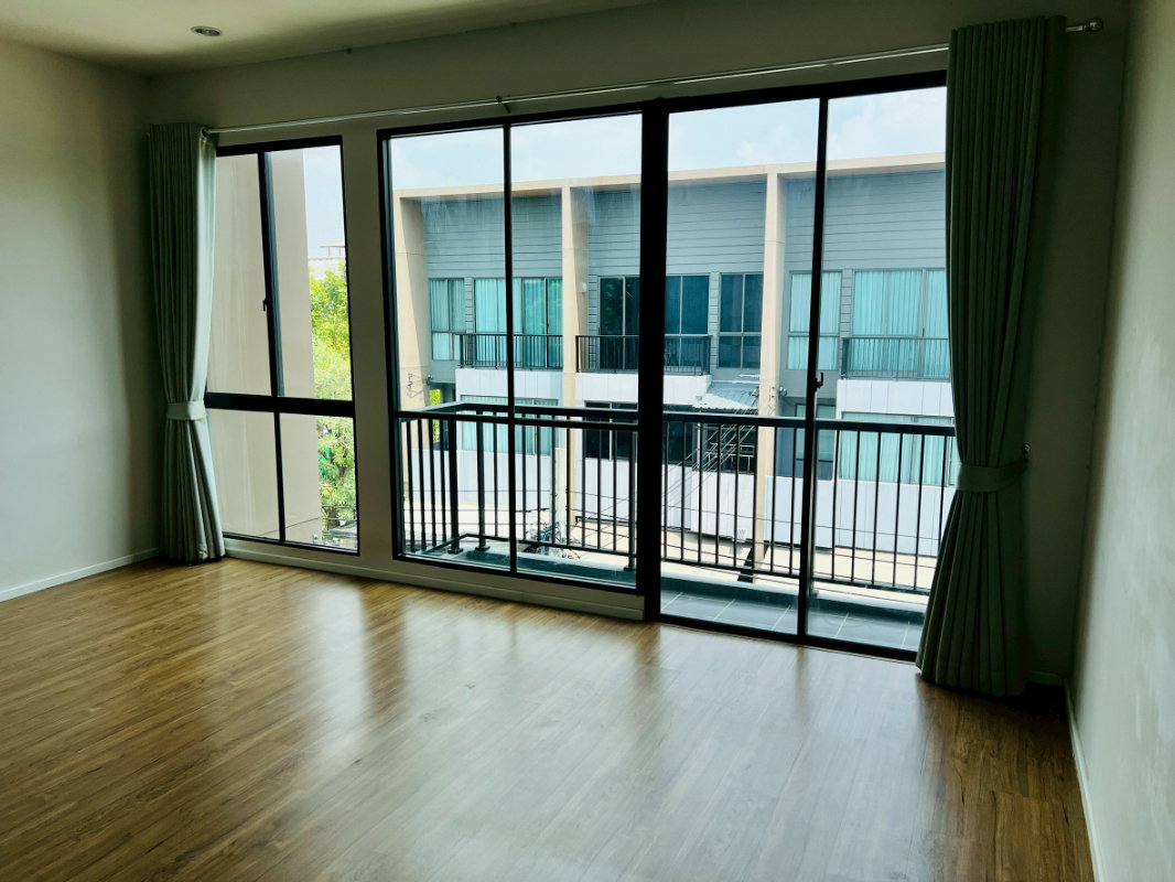 picture RENT Muang Klang Village, Wacharaphon - 43/99