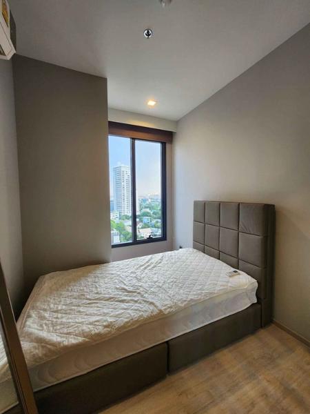 picture A031392 M Thonglor 10 - 5/8