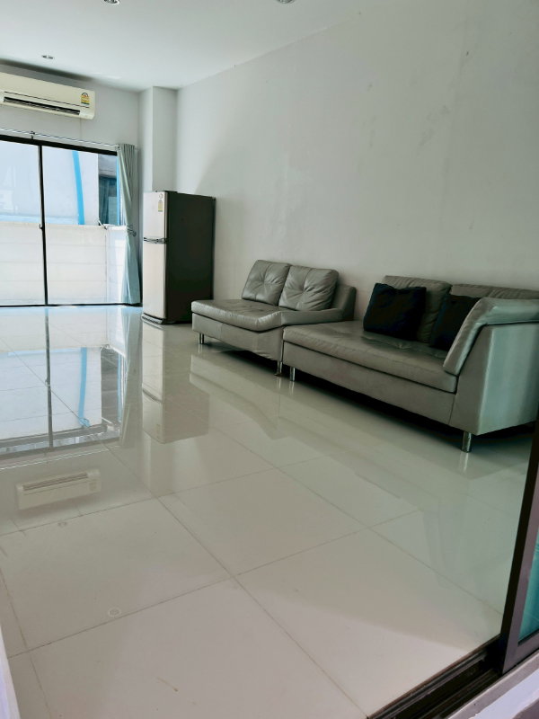 picture RENT Muang Klang Village, Wacharaphon - 10/99