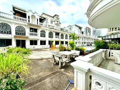 เช่าทาวน์โฮม สุขุมวิท ตอนกลาง : Leo Classic Place | Renovated 3 Bed Townhouse in Thonglor - BR49083TH