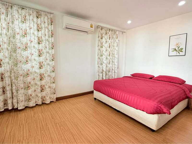 รูป Corner Plot Pool Villa for Sale Mabprachan East Pattaya - รูปที่ 10/12