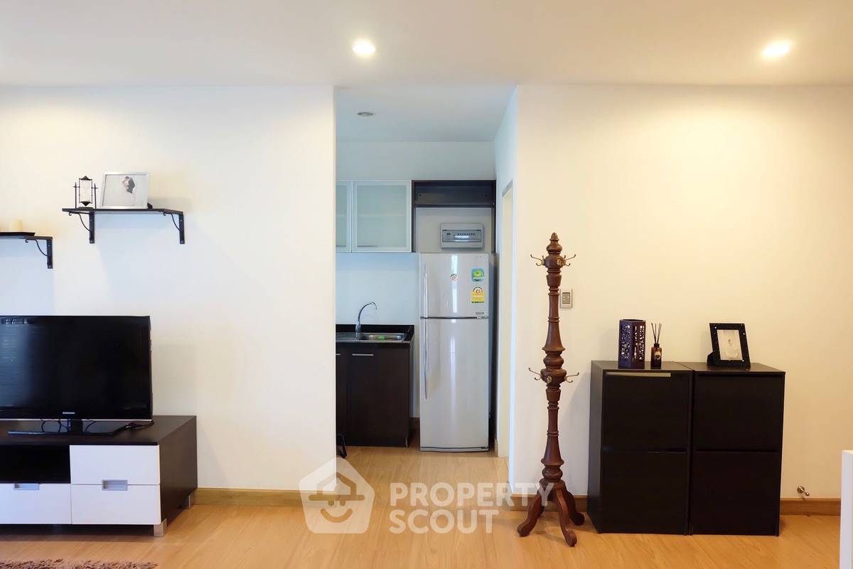 picture 2-BR Condo at Bridge Phaholyothin 37 near BTS Ratchayothin (ID 697995) - 5/18