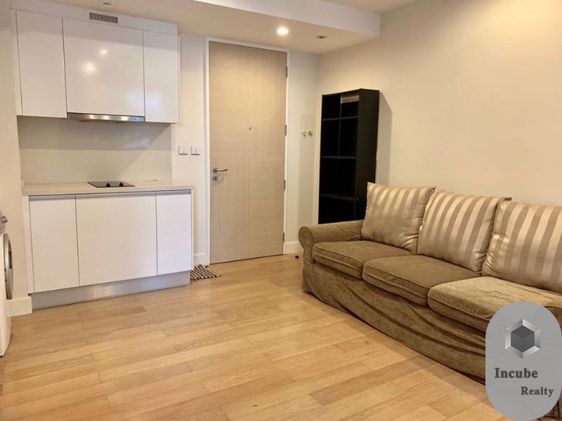 picture A030503 Collezio Sathorn-Pipat - 1/5