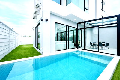 เช่าบ้านเดี่ยว ถนนลาดกระบัง : Pool Villa 3ชั้น ใกล้ ARL ลาดกระบัง 900ม. ฟังก์ชันครบครัน 3-4นอน 4 น้ำ อ่อนนุช สุขุมวิท77 60 ตร.วา. 240 ตร.ม ระดับพรีเมียม