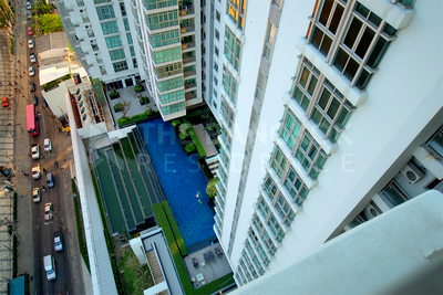 Condos for sale : Nusasiri Grand Condo near BTS Ekkamai Luxury Unit, Ready for You Without the Wait