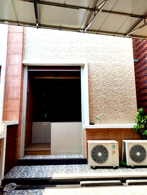 Townhouses for rent Bangkok : For Rent I 3-Storey Townhome (4 Bedrooms) I Huaykwang, Bangkok 