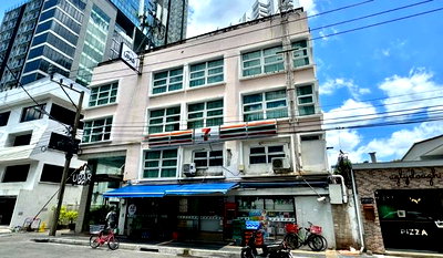 Apartment building for sale The Emquartier : For sale: Hotel, good location in Soi Sukhumvit 11