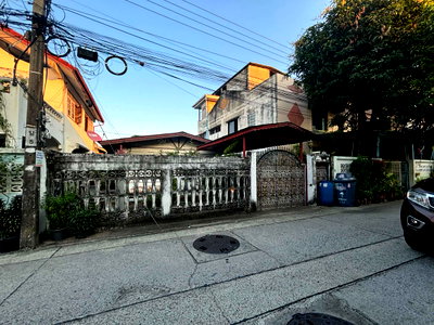 บ้านเดี่ยว เซ็นทรัล พลาซ่า บางนา : ขายบ้านเดี่ยว  3 m แบริ่ง 48 ราคาต่อรองได้ เจ้าของพูดง่าย