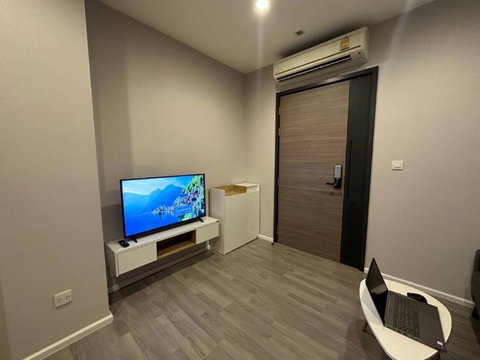 A032843 The Room Sathorn-St.Louis