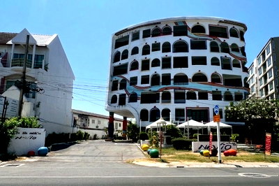 Condos for sale : CONDO 47.04 Sq.m. Hua Hin Prachaubkirikhan for 2.2M
