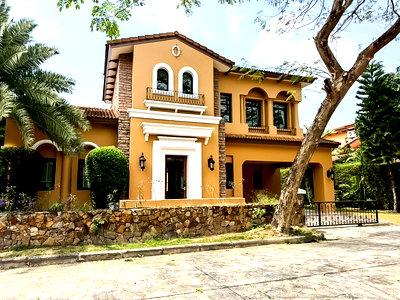 บ้านเดี่ยว ชลบุรี : Na Jomtien Luxury Pool Villa for Sale Tuscan Style Home