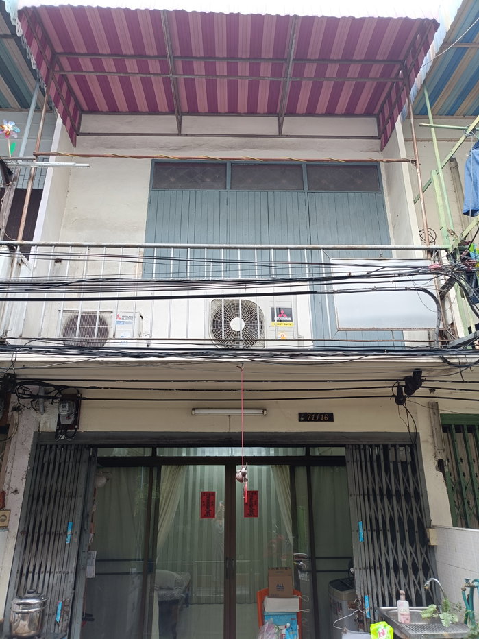 รูป ขายตึกแถวในซอยสุขุมวิท 48 ห่างจากรถไฟฟ้า 350 เมตร 2 ชั้น 1 ห้องน้ำ - รูปที่ 1/2