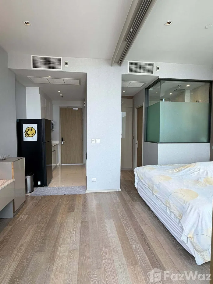 picture Ashton Silom 6211827 - 3/7