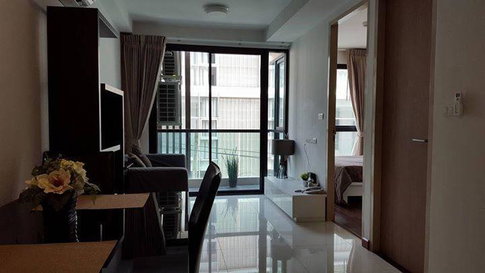 A031060 Le Cote Thonglor 8