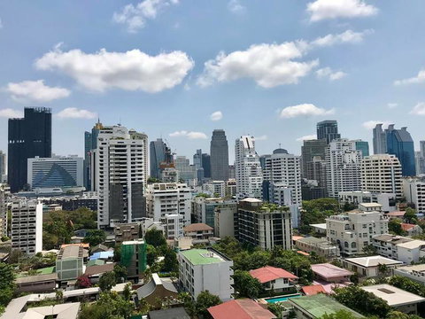 A031648 Omni Tower Sukhumvit Nana