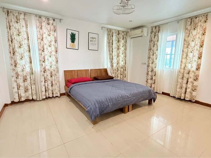 รูป Corner Plot Pool Villa for Sale Mabprachan East Pattaya - รูปที่ 8/12