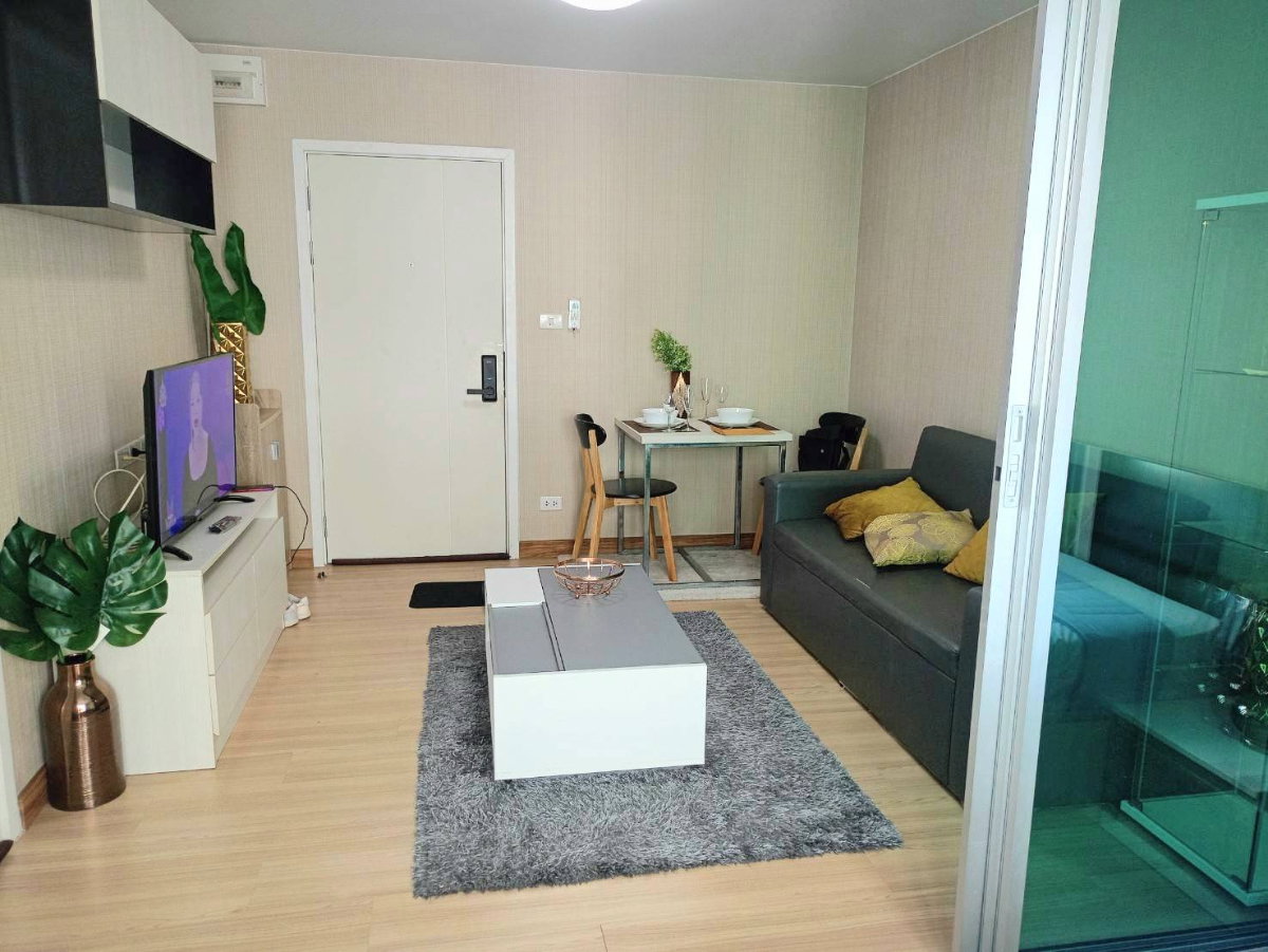 picture Plum condo Paholyothin89 for rent. - 3/12