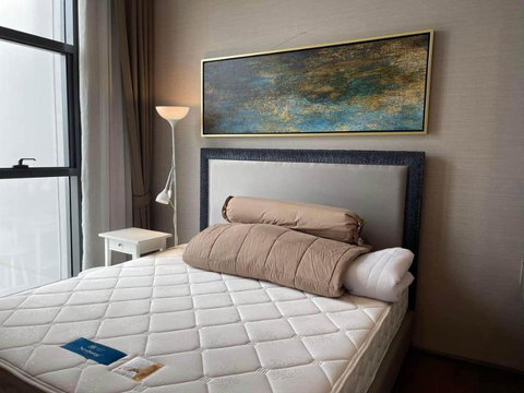 A032486 The Diplomat Sathorn