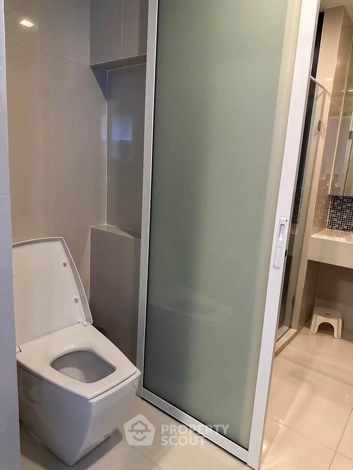 picture 2-BR 51 Sqm Condo At Rhythm Sukhumvit 44/1, 70m To BTS Phra Khanong (ID 2830754) - 13/15