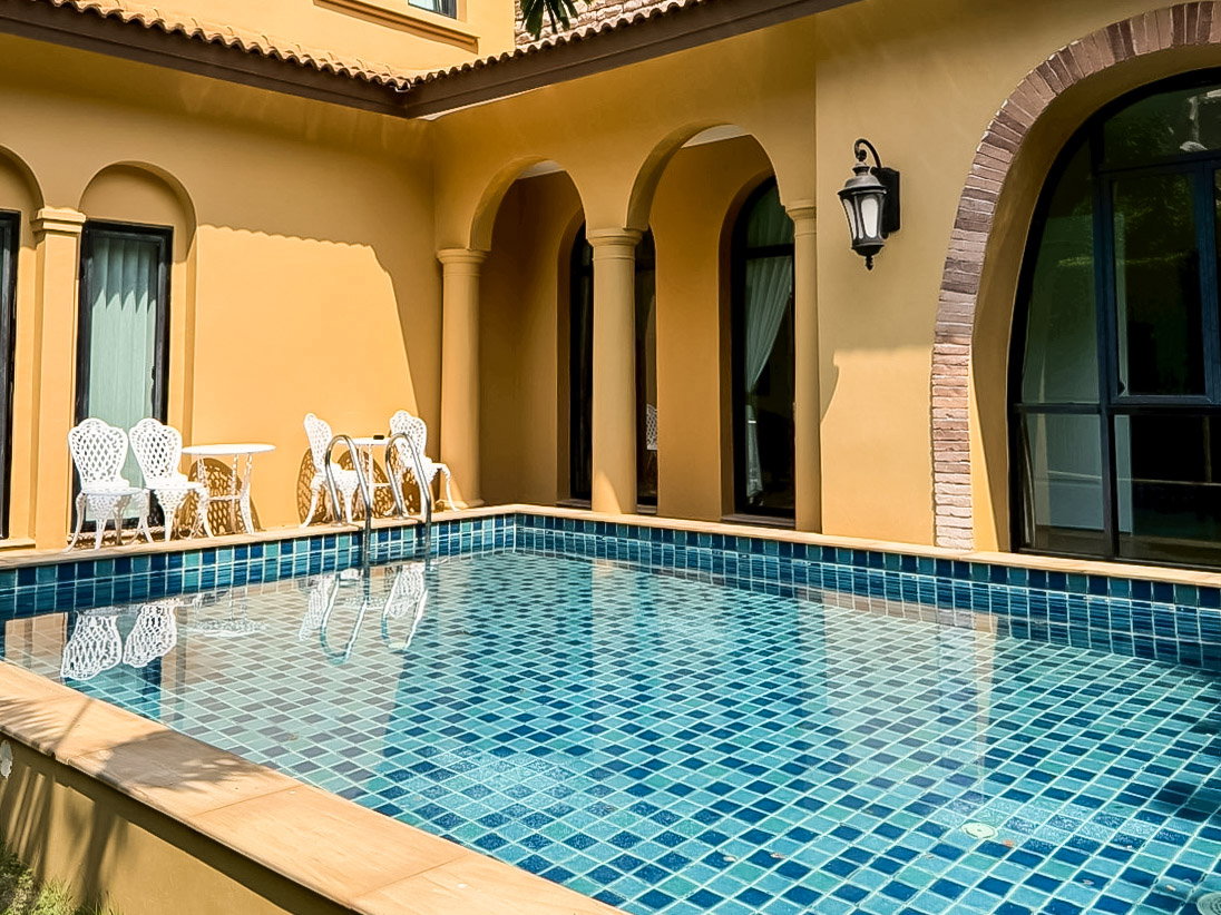 รูป Na Jomtien Luxury Pool Villa for Sale Tuscan Style Home - รูปที่ 2/21