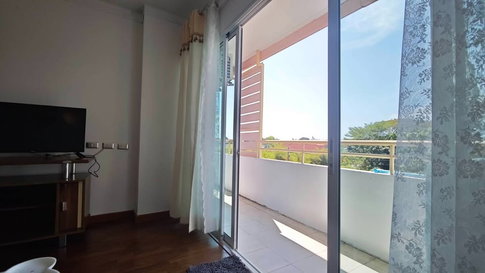  BIG SPACE. BETTER PRICE. BEST LOCATION. ✨ Large 2BR Flat Corner Unit in Phuket Town (62sqm)