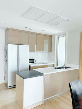 A032111 Siri at Sukhumvit