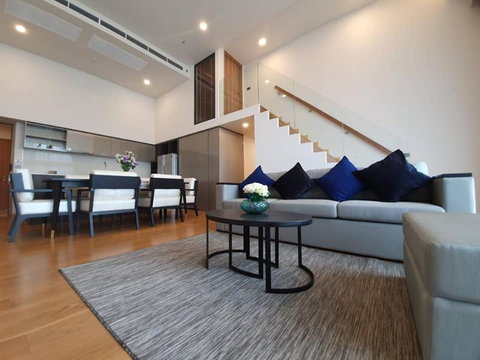 A032042 Siamese Exclusive Sukhumvit 31