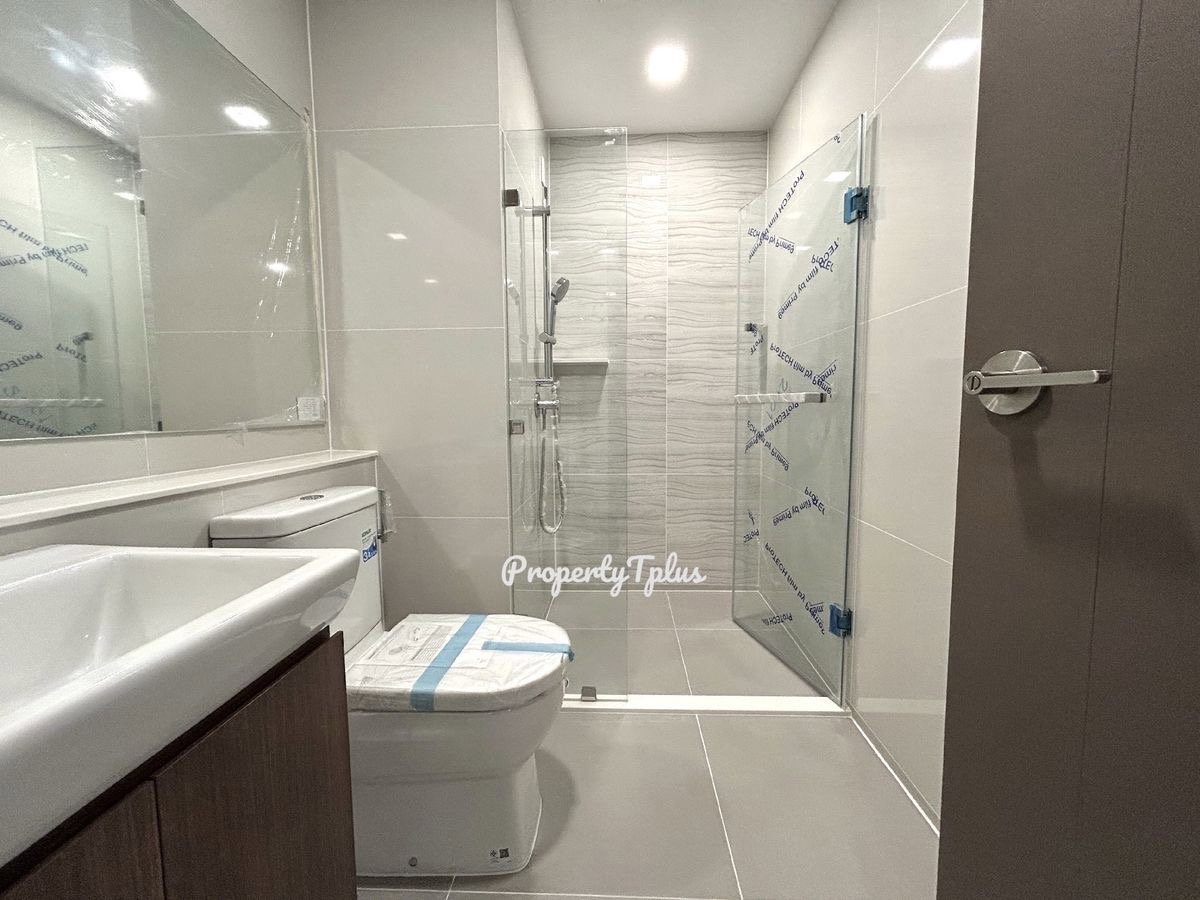picture Special-priced unit at Life Phahon–Ladprao. Nice designed studio with smart, functional layout. - 8/11