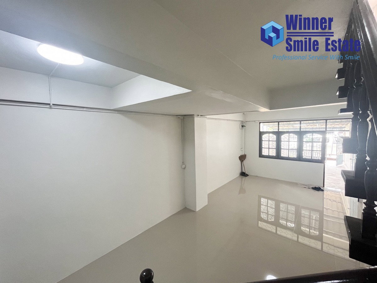 รูป ขายทาวน์เฮ้าส์ หมู่บ้านไพโรจน์ บางนา ซอยบางนา-ตราด 27 อยู่ใกล้ เซ็นทรัล บางนา ติดถนนบางนา-ตราด เดินทางสะดวก - รูปที่ 6/10