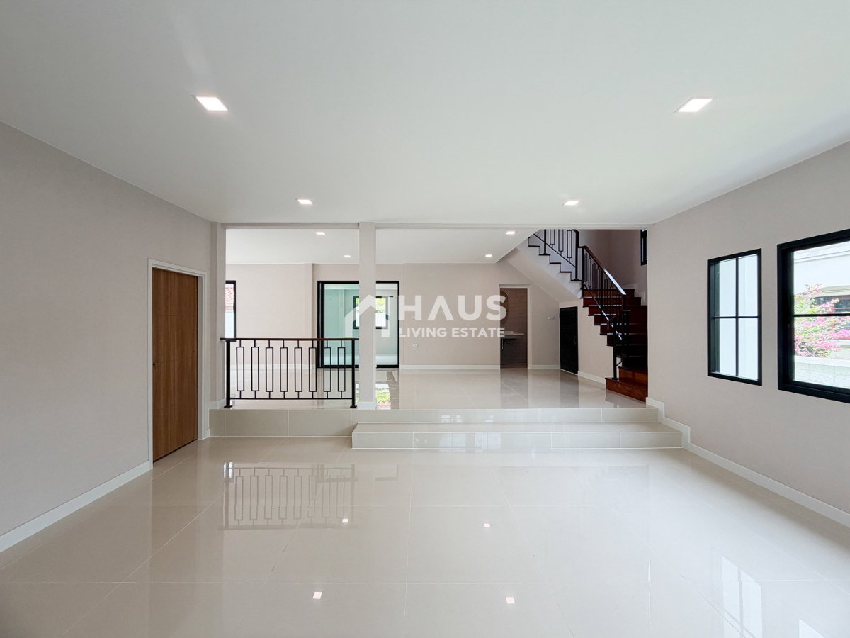 picture Ladawan Pinklao - Borommaratchachonnani / 4 Bedrooms #HPHU074 - 6/28