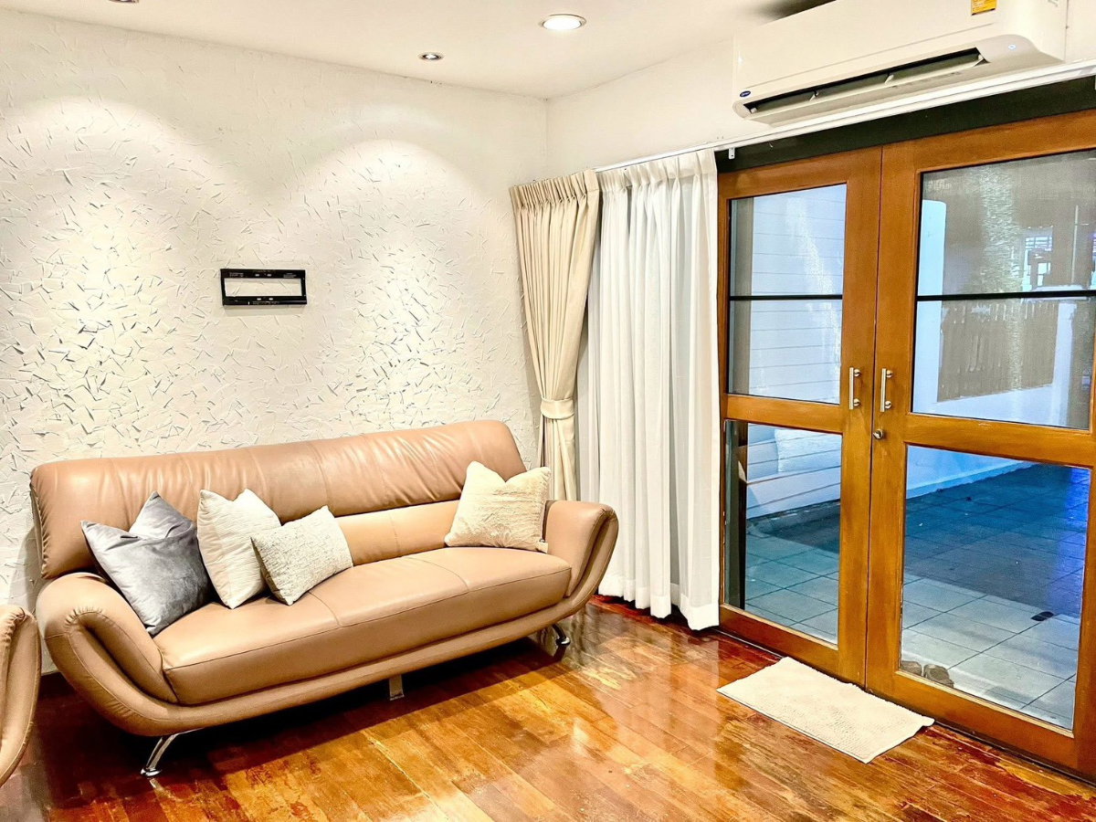 รูป ✨ บ้านสวยพร้อมอยู่ ซอยบางนา-ตราด 56 (เนชั่น) เข้าซอยเพียง 400 เมตร จากถนนใหญ่ เดินทางสะดวกมาก 2 ห้องนอน 2 ห้องน้ำ ใกล้เซ็นทรัลบางนา ✨ - รูปที่ 3/20