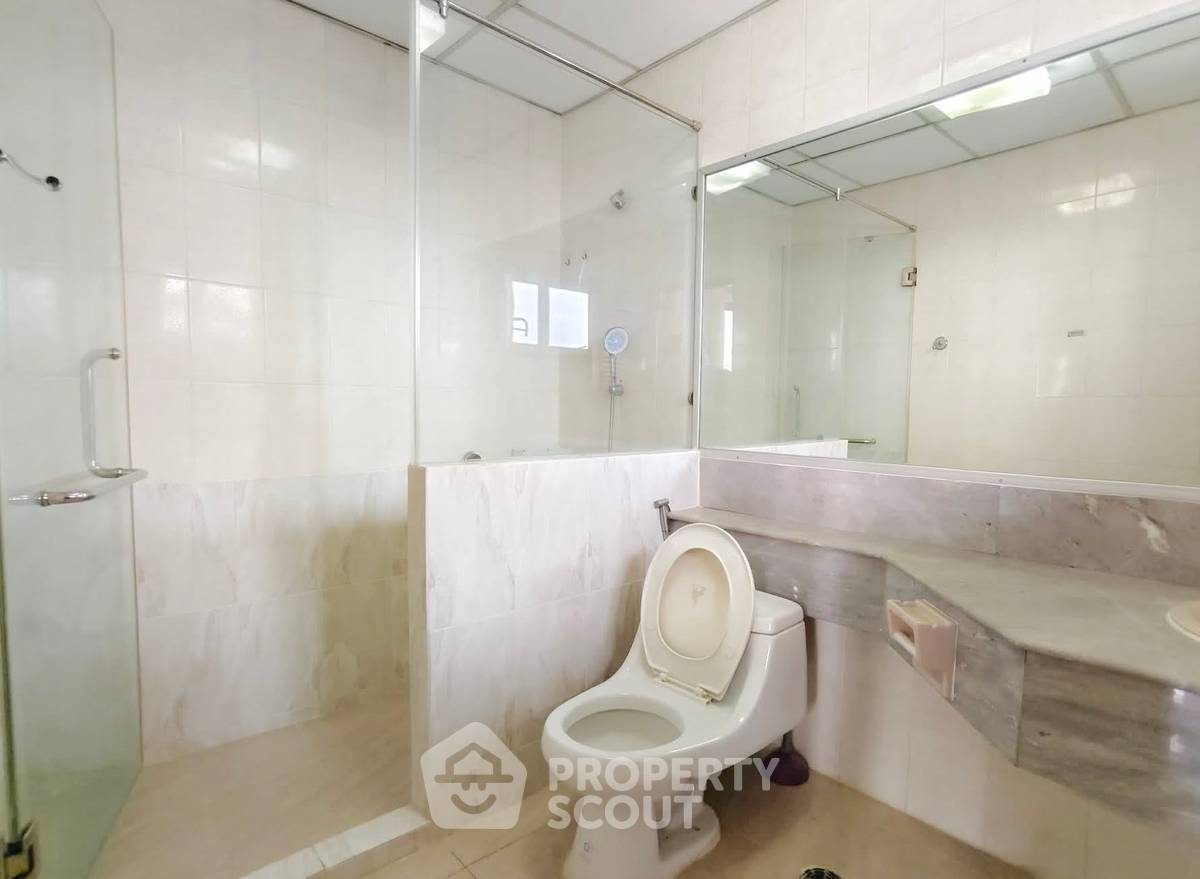 picture 3-BR Condo at Richmond Palace Condominium near BTS Phrom Phong (ID 2830058) - 12/12