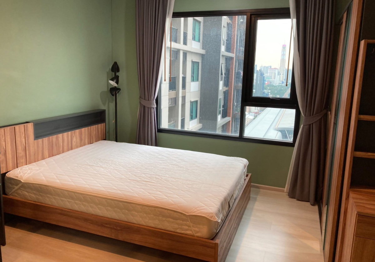 picture Life                        Asoke - 3/10