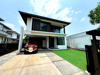 บ้านเดี่ยวให้เช่า : ✨ บ้านเดี่ยวรีโนเวทใหม่ โครงการ มัณฑนา อ่อนนุช - วงแหวน 4 3 ห้องนอน 3 ห้องน้ำ พร้อมอยู่ ใกล้ส่วนกลาง ✨