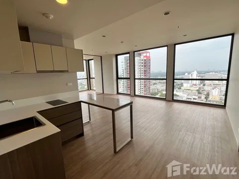 The Issara Sathorn 6212272