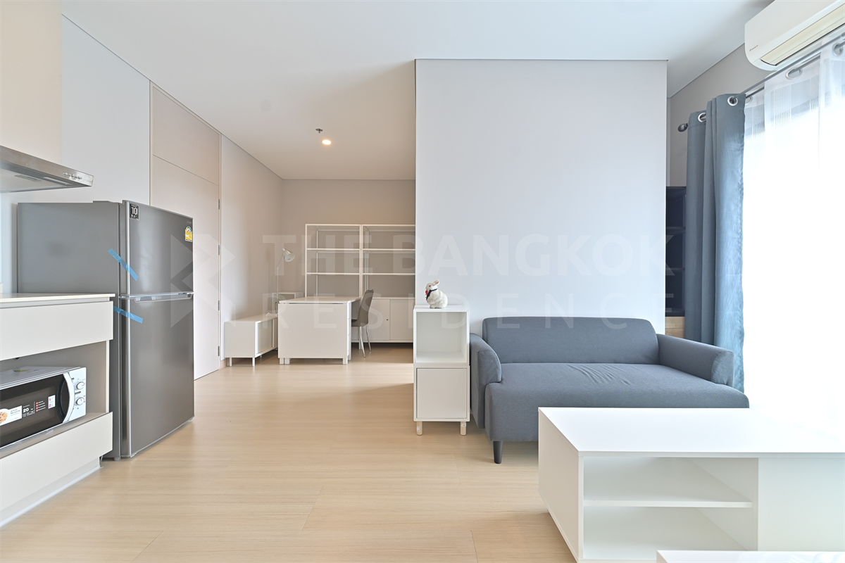 picture Lumpini Suite Phetchaburi - Makkasan  Premium Unit Close to All Conveniences - 9/10