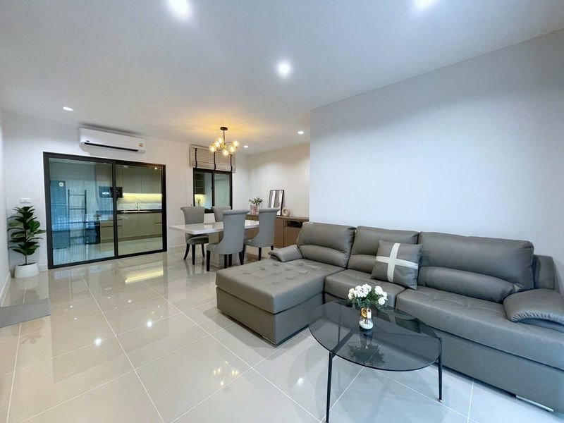 รูป Code: NPG289 🏡 ให้เช่า บ้าน ทาวน์โฮม PLENO สุขุมวิท–บางนา 3 (ยูนิตพิเศษ วิวสวน ) บ้านเช่าบางนา กม.7 ใกล้ mega bangna | ใกล้โรงเรียนนานาชาติ พร้อมอยู่ - รูปที่ 4/13