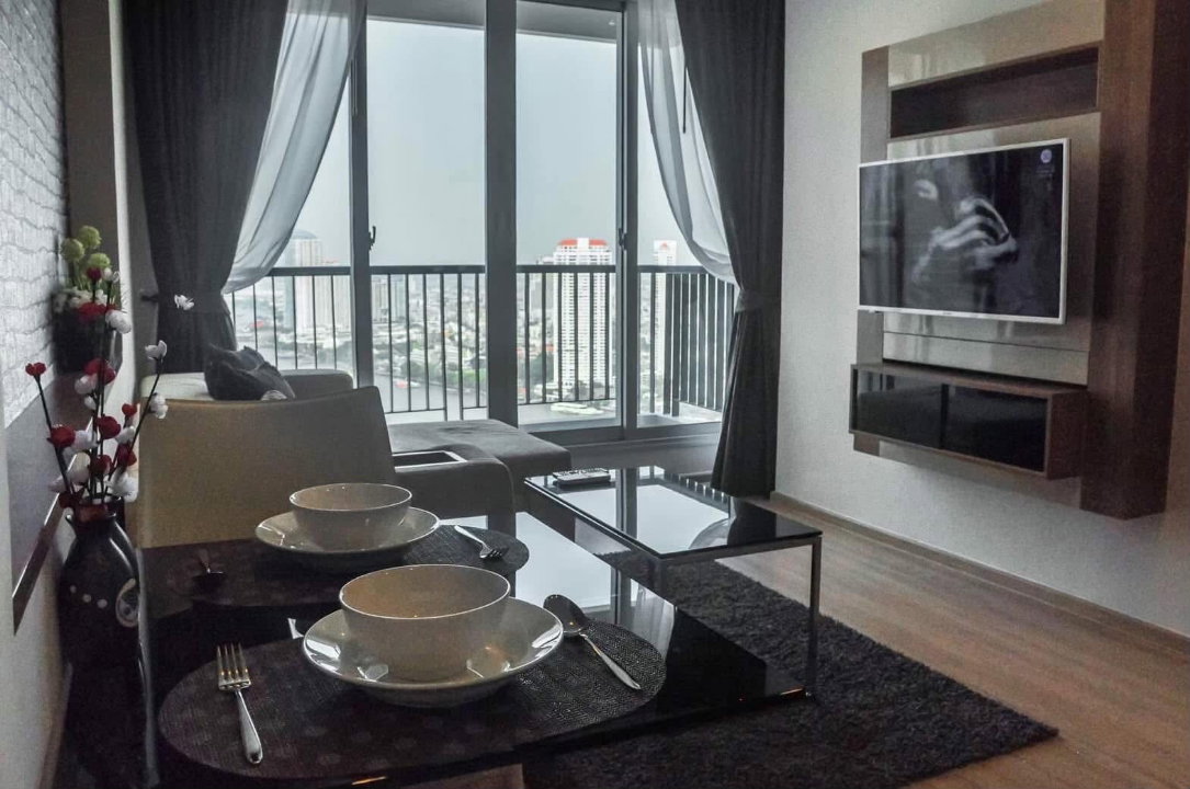 picture Rhythm                      Sathorn  - 5/8