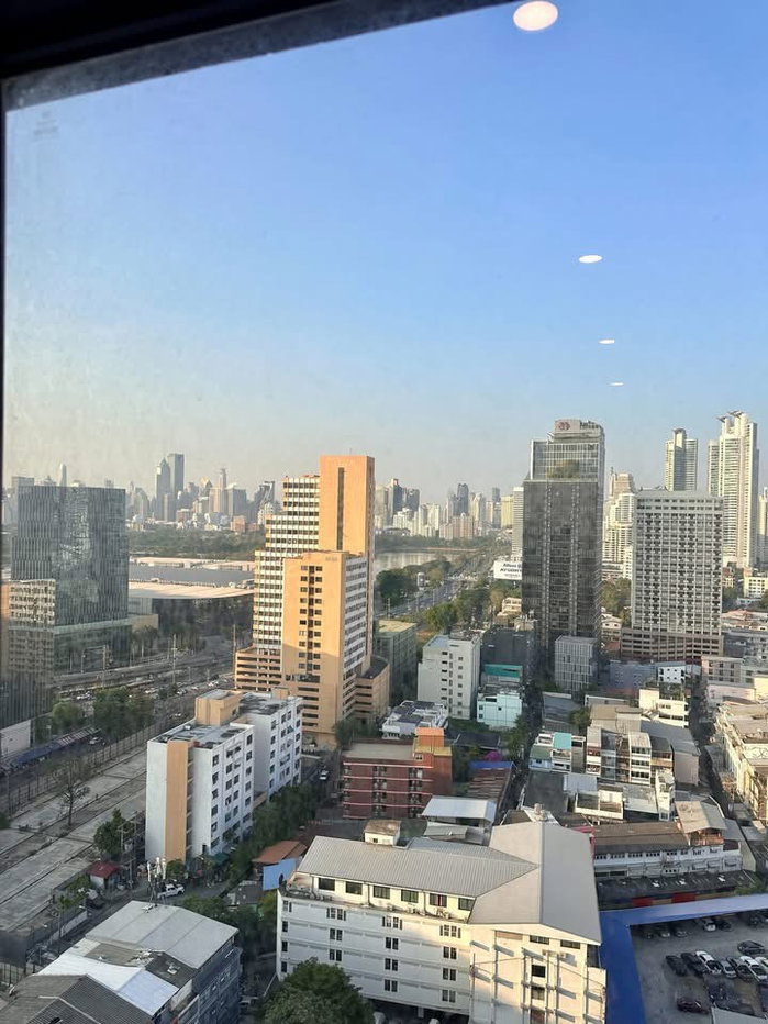 picture Life Rama 4 -                       Asoke - 3/6