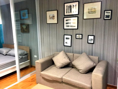 Condos for rent : Urgent! Condo for rent, fully furnished, ready to move in. Located on Phetkasem Road, next to the swimming pool.