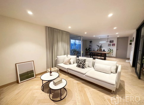 For Rent or Sale 2 Bedroom Condominium in D S Tower 2 in Watthana, Bangkok BTS Phrom Phong HRE00533