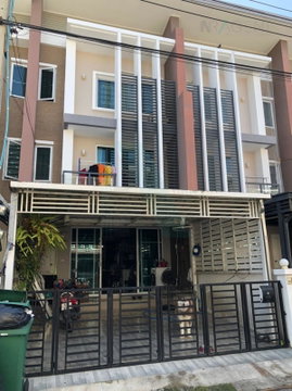 ขายทาวน์เฮาส์ โครงการ ซิกเนเจอร์ วิภาวดี 60 2 ชั้น 3 ห้องนอน 3 ห้องน้ำ