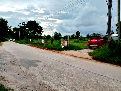 Land for sale Tha Phra Khon Kaen : Huge price reduction! 4 rai of land on Singha Golf Road for sale below market price.