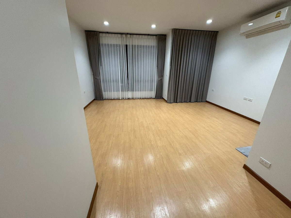 รูป 🏡✨ ปล่อยเช่าทาวน์โฮมหรู 3 ชั้น ซอยปุณณวิถี 31 4 ห้องนอน 5 ห้องน้ำ ใกล้ BTS ปุณณวิถี (สายสีเขียว) เดินทางสะดวก | จดทะเบียนบริษัทได้ - รูปที่ 6/14